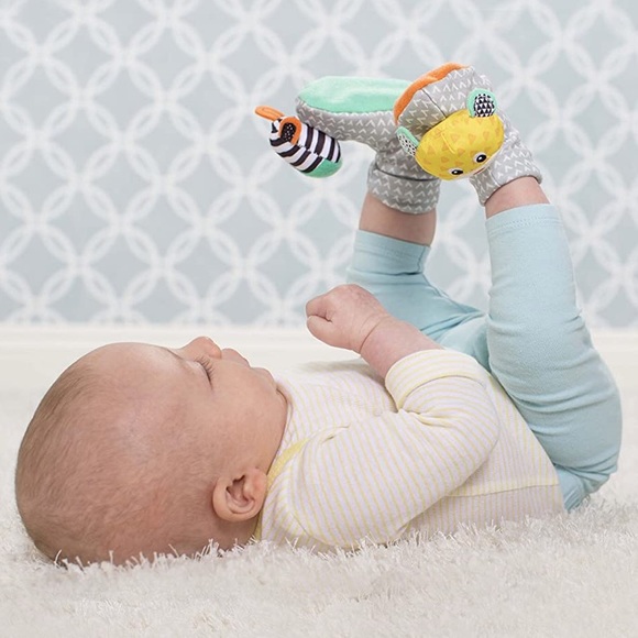 Infantino Feet Rattles - Picture 3 of 9